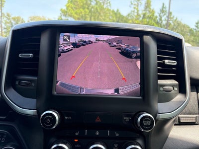 2020 RAM 1500 Big Horn Crew Cab 4x4 5'7' Box
