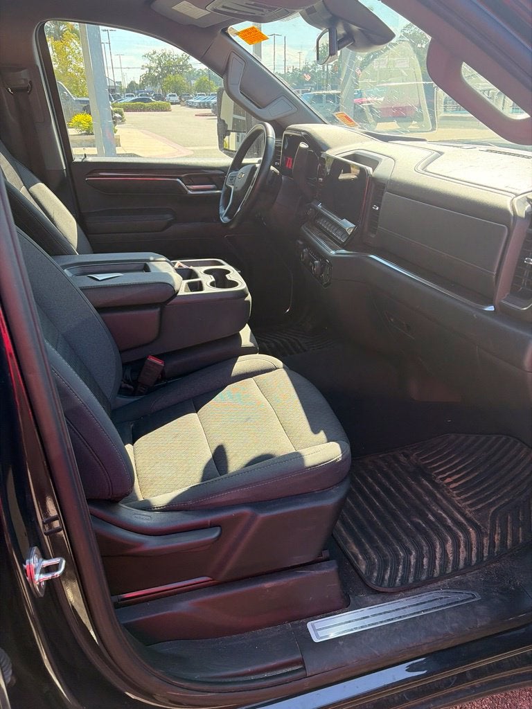 2023 Chevrolet Silverado 1500 4WD Crew Cab Standard Bed LT