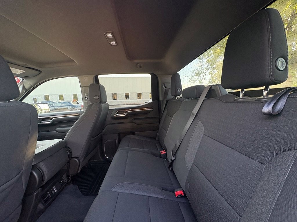 2023 Chevrolet Silverado 1500 4WD Crew Cab Short Bed LT with 2FL