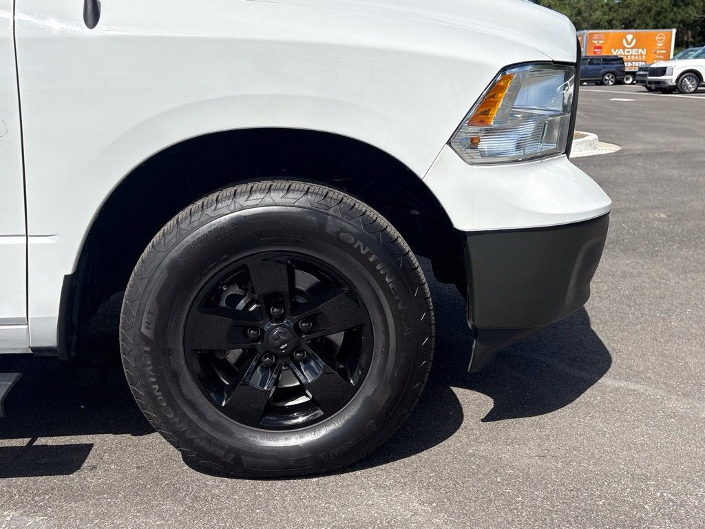 2021 RAM 1500 Classic Tradesman Crew Cab 4x4 5'7' Box