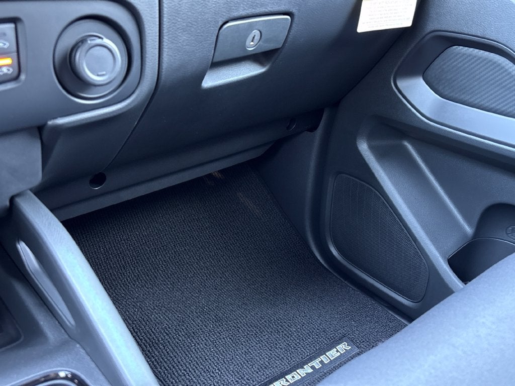 2027 Nissan Frontier Crew Cab SV