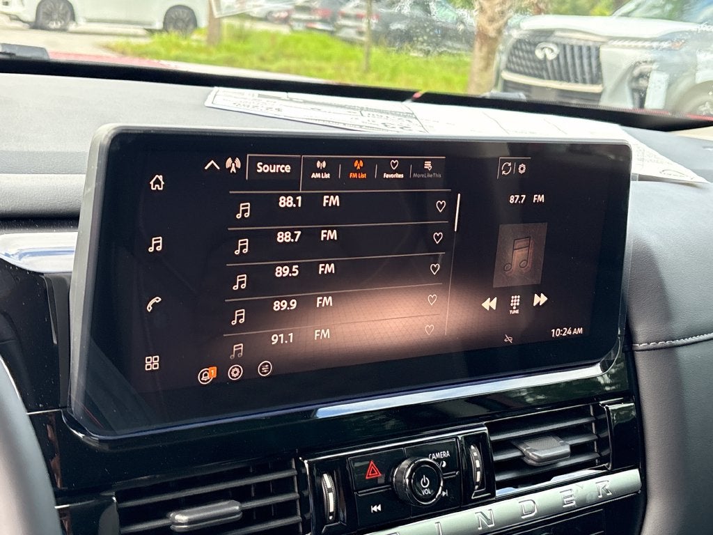 2026 Nissan Pathfinder SV