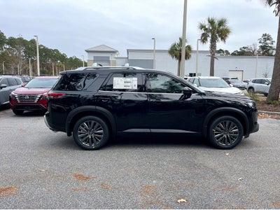 2025 Nissan Pathfinder SL