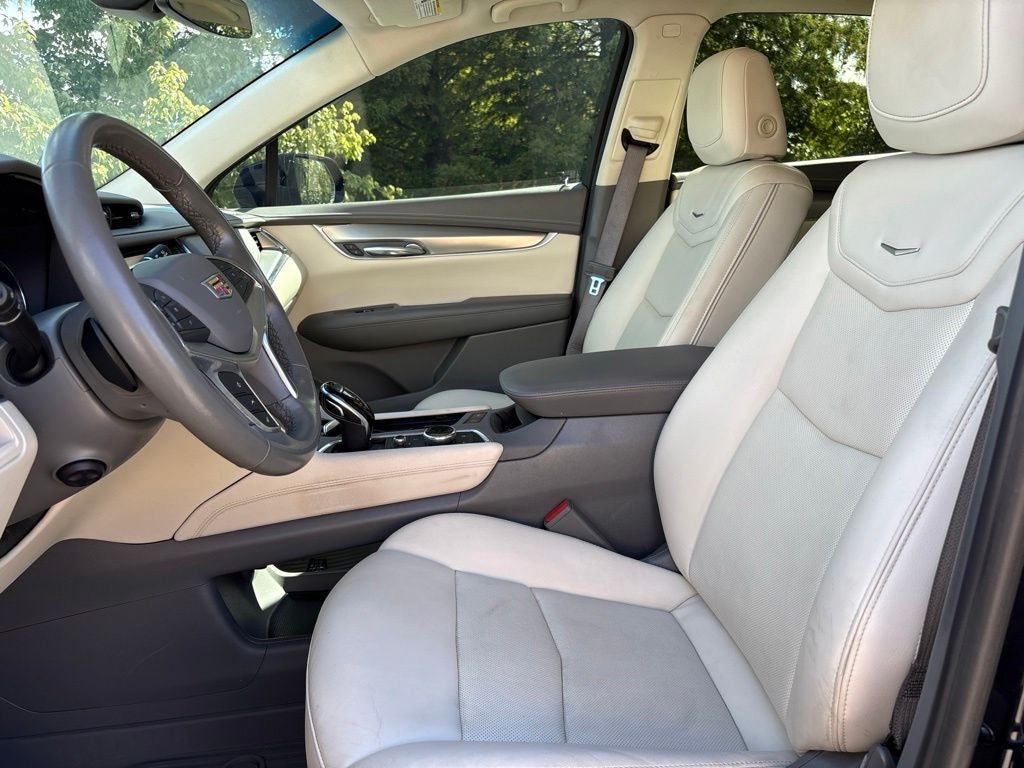 2022 Cadillac XT5 Premium Luxury