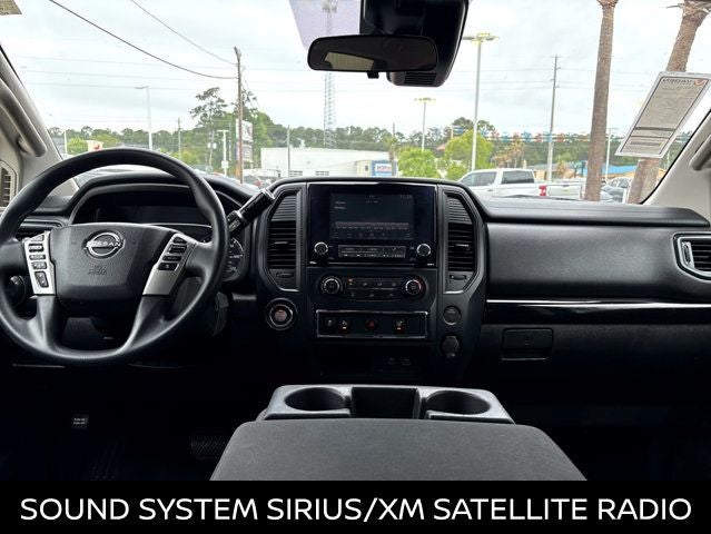 2023 Nissan Titan SV
