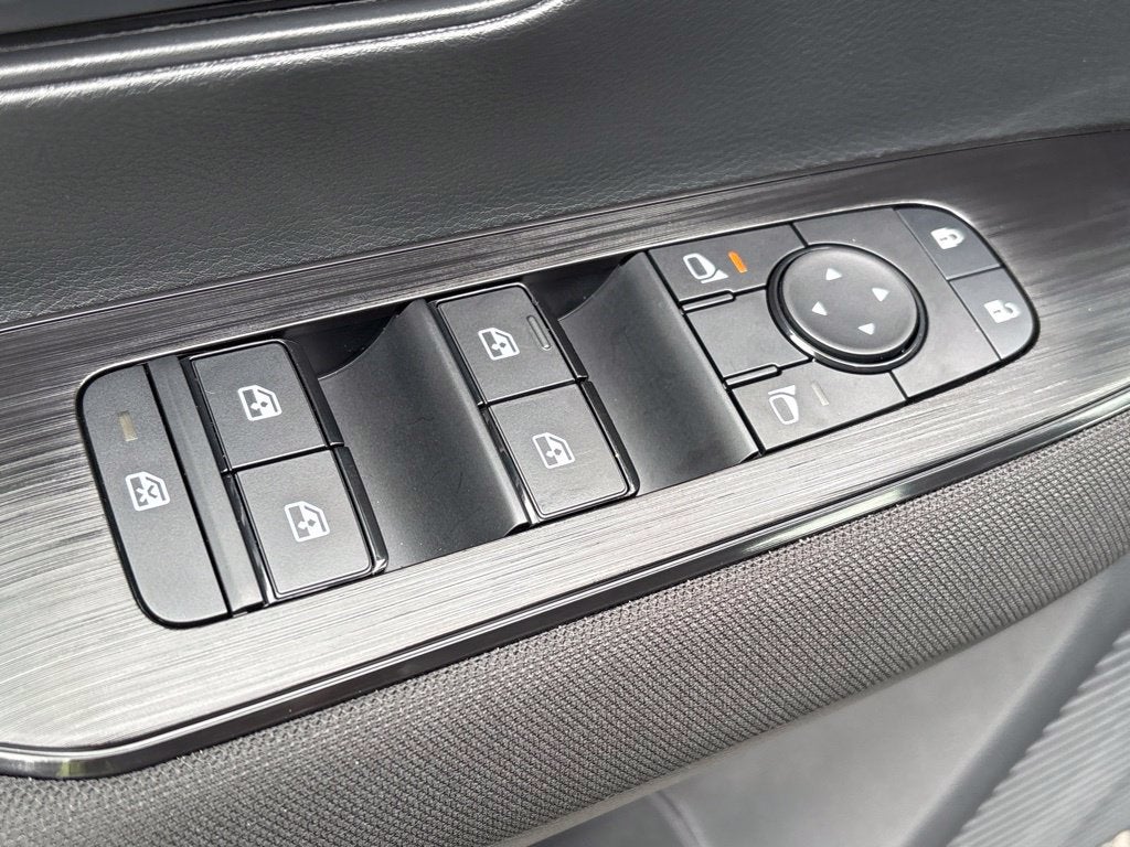 2027 Nissan Kicks S