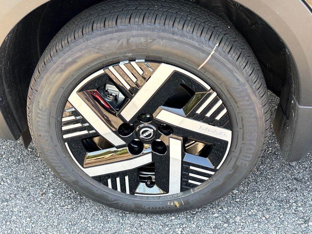 2027 Nissan Kicks SV