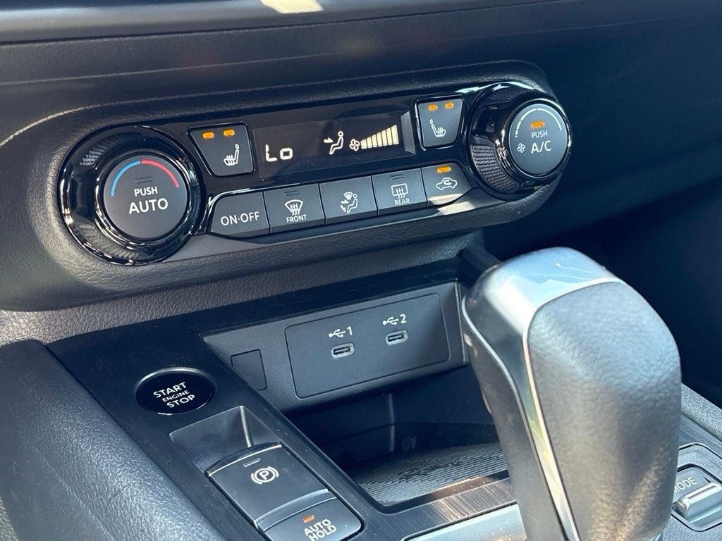 2027 Nissan Kicks SV