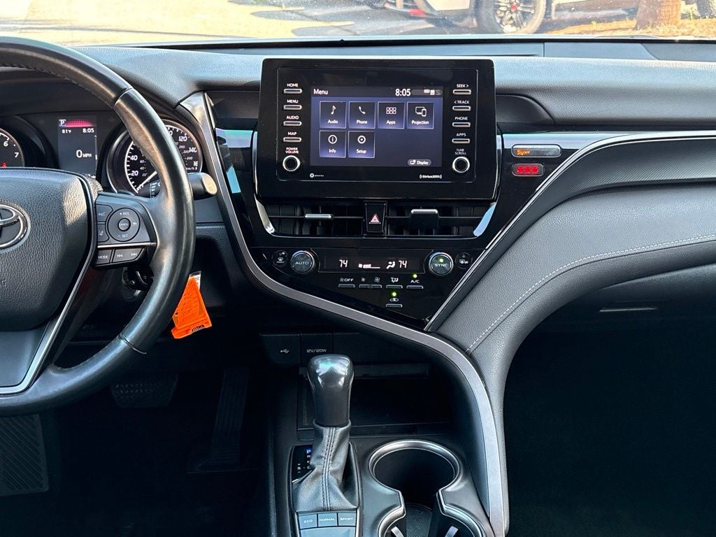 2022 Toyota Camry SE