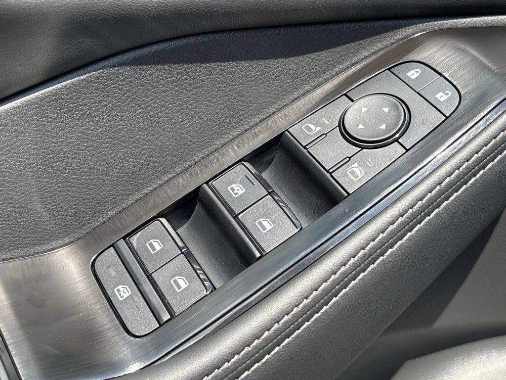 2027 Nissan Rogue SV