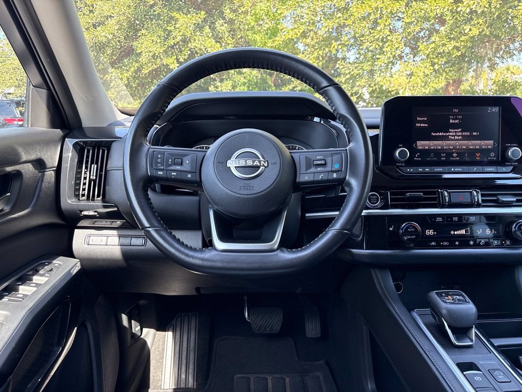 2024 Nissan Pathfinder SV