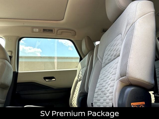 2022 Nissan Pathfinder SV