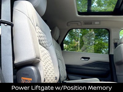 2022 Nissan Pathfinder SV