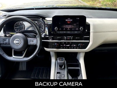 2022 Nissan Pathfinder SV