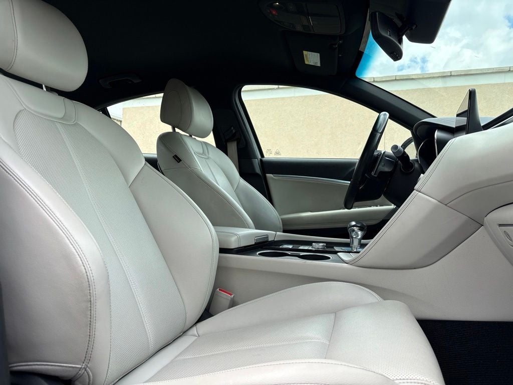 2024 Genesis G70 2.5T