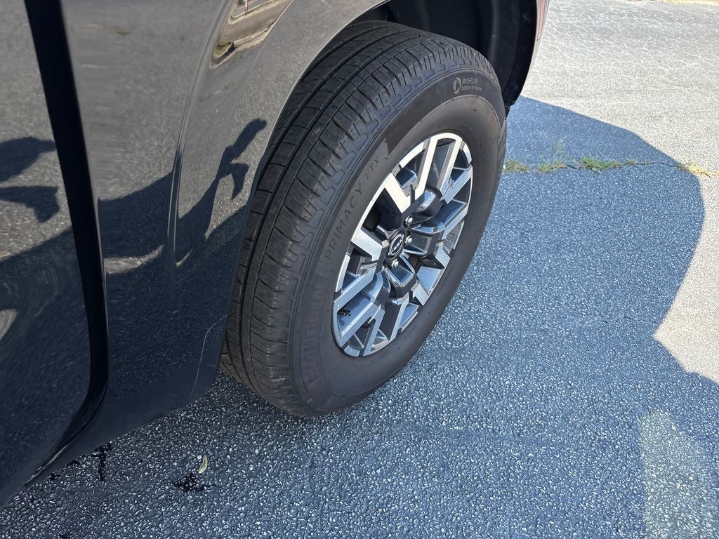 2025 Nissan Frontier Crew Cab SL