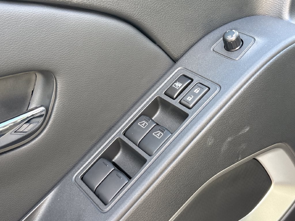 2027 Nissan Frontier Crew Cab SV