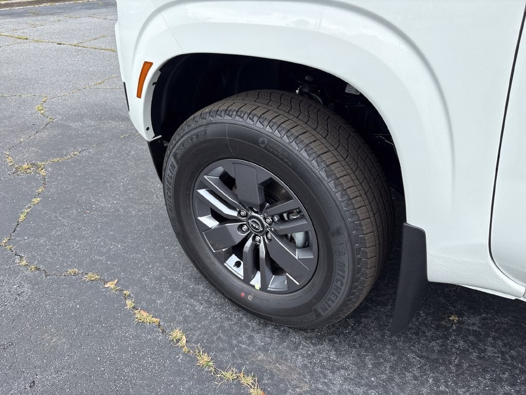 2026 Nissan Frontier Crew Cab SV