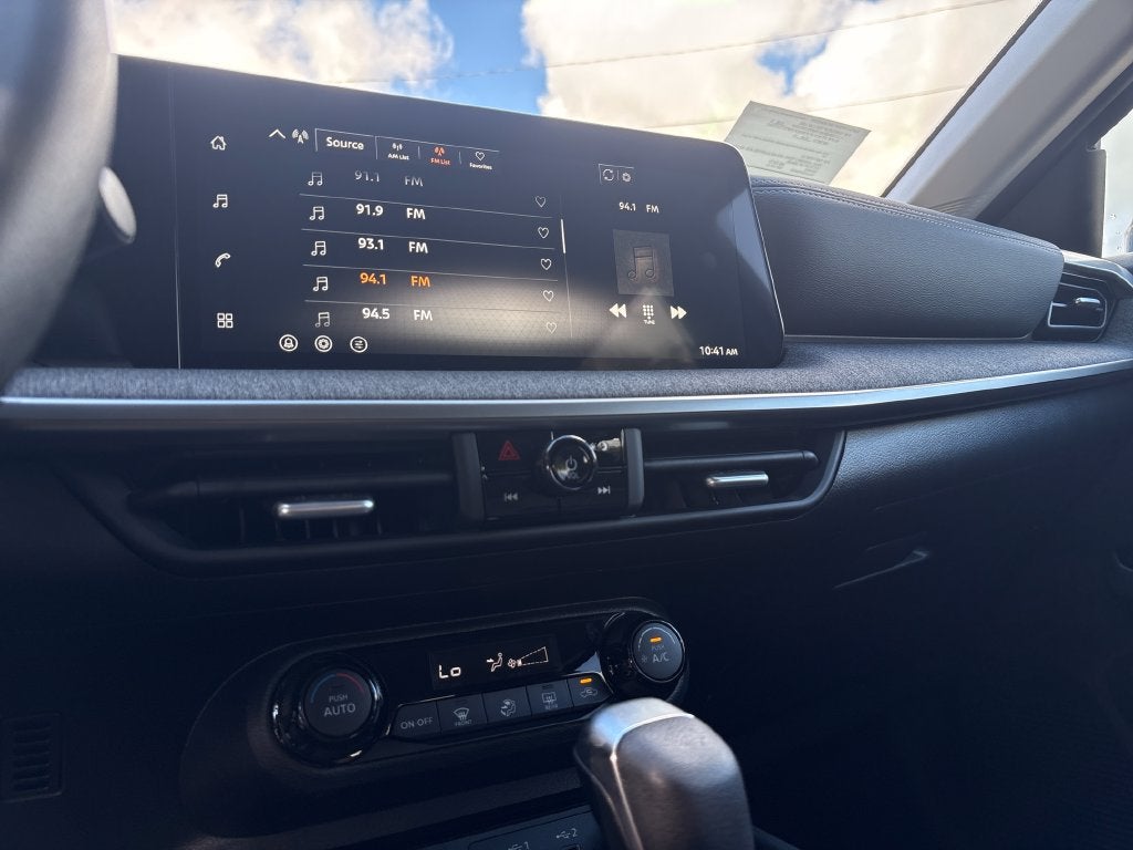2027 Nissan Kicks SV