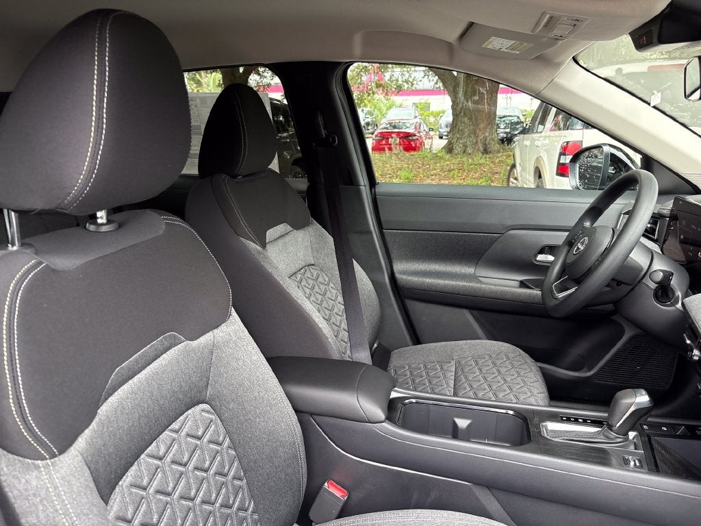 2027 Nissan Kicks SV