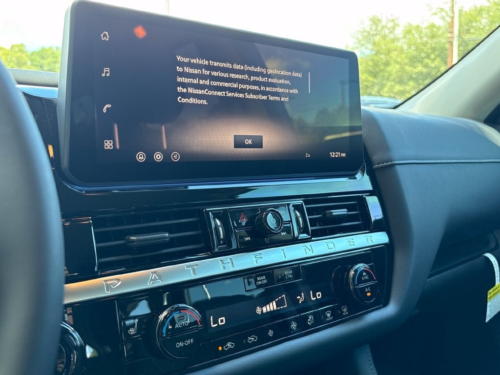 2026 Nissan Pathfinder SV