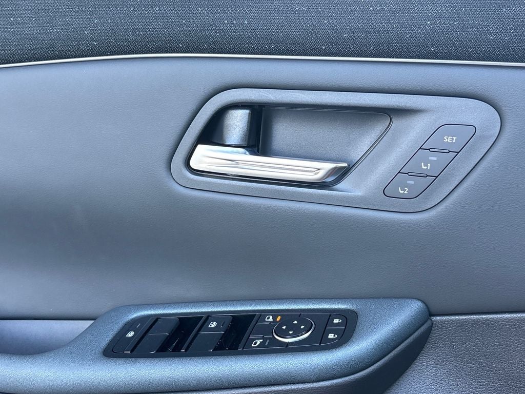 2026 Nissan LEAF Platinum+