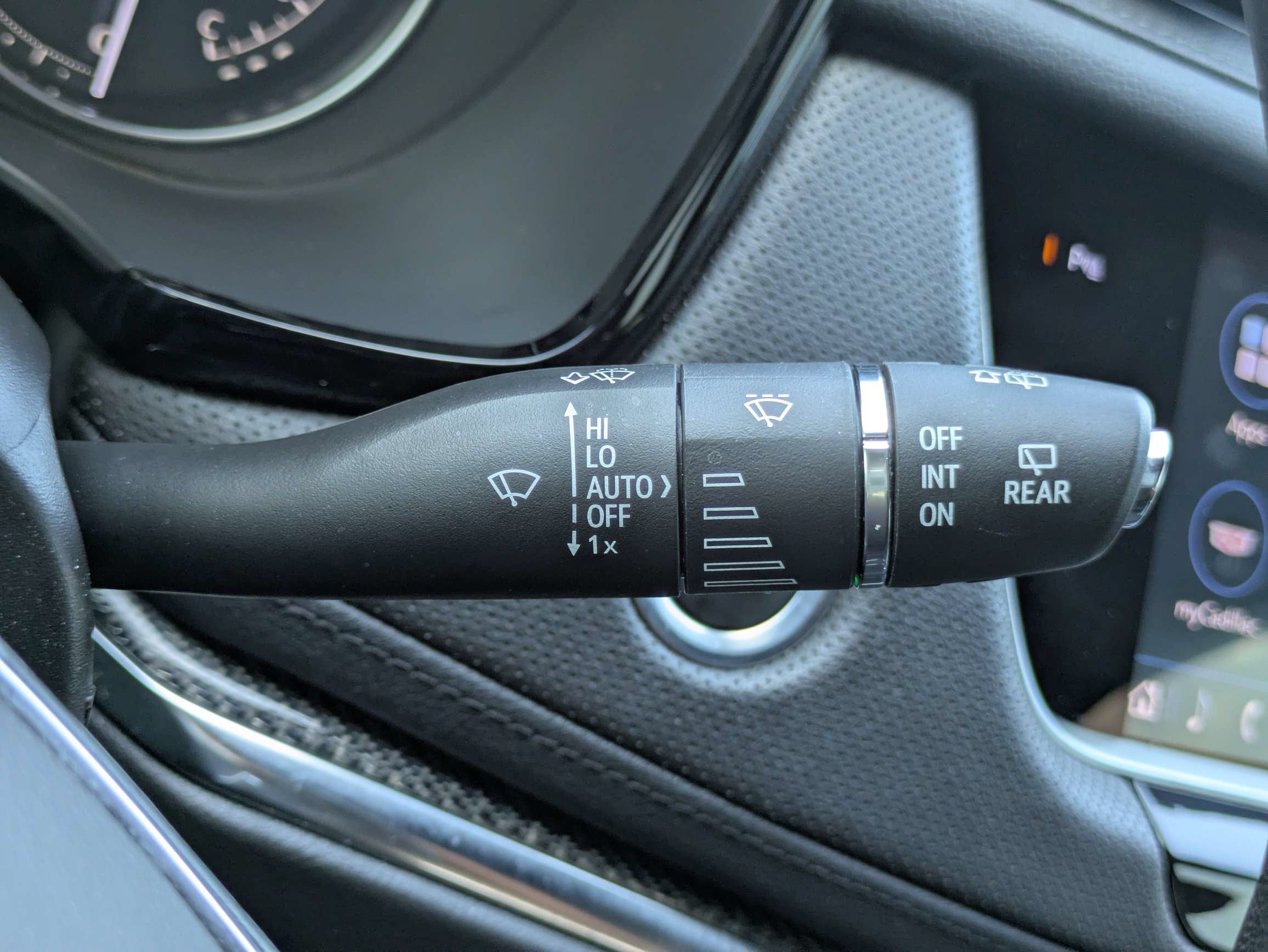 2023 Cadillac XT5 Sport - Photo 18