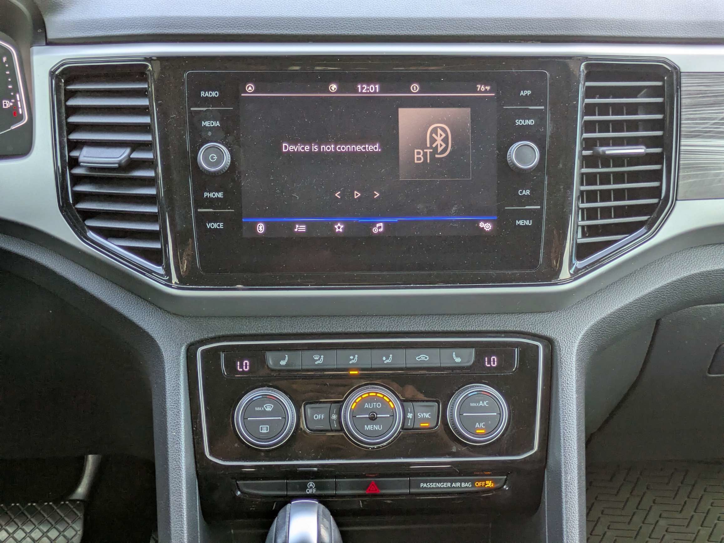 2023 Volkswagen Atlas Cross Sport 2.0T SE w/Technology