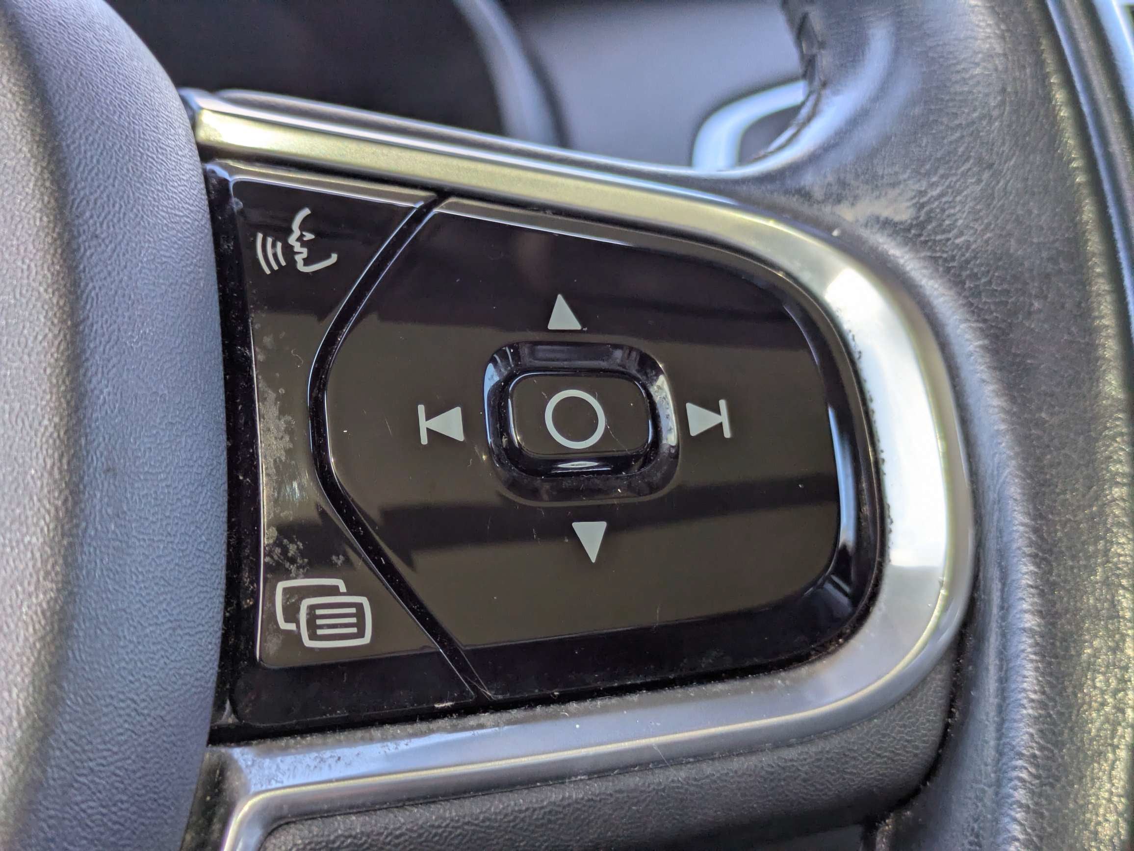 2018 Volvo XC90 Momentum