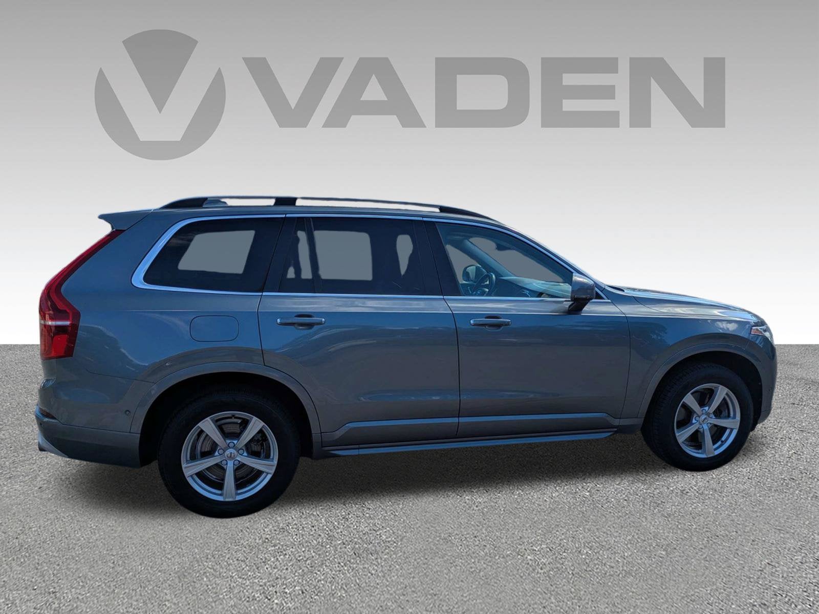 2018 Volvo XC90 Momentum