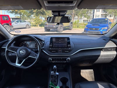 2022 Nissan Altima SR FWD