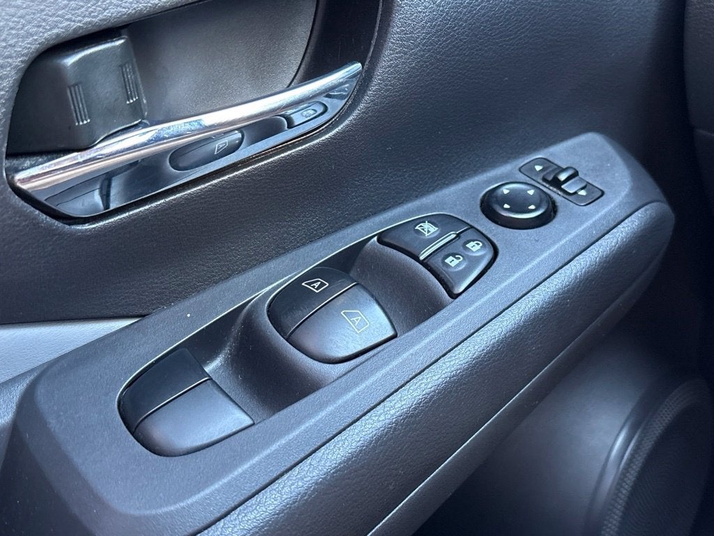 2023 Nissan Kicks SR Xtronic CVT