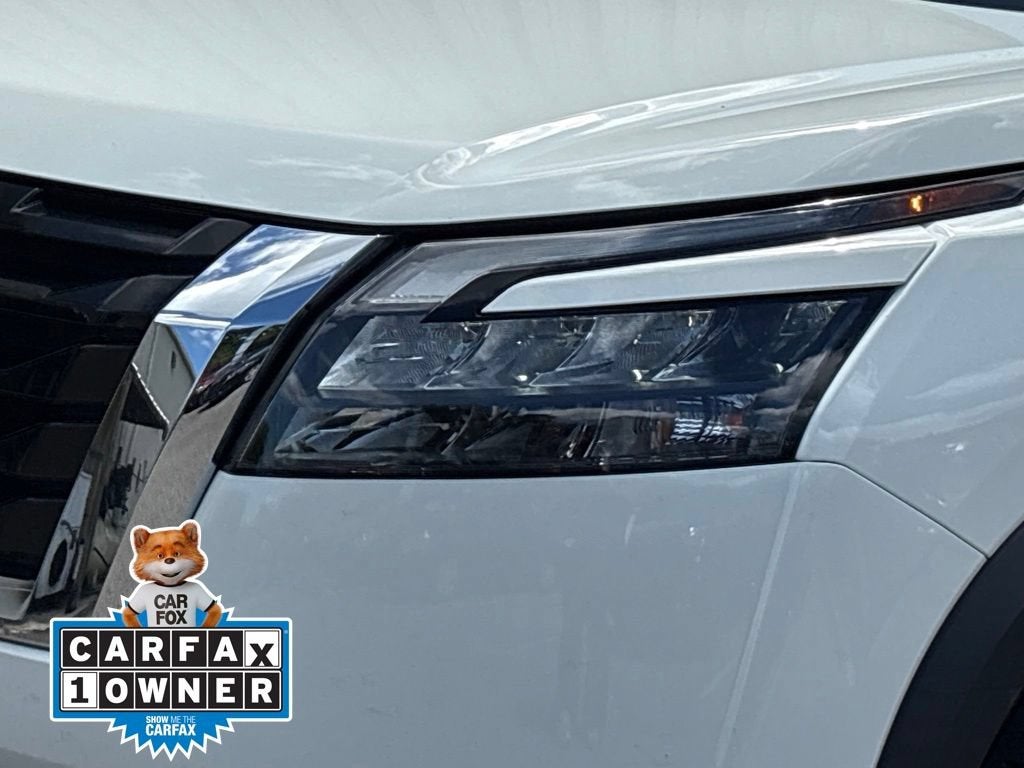 2024 Nissan Pathfinder SV