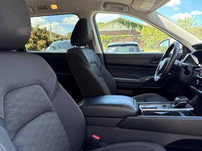 2024 Nissan Pathfinder SV