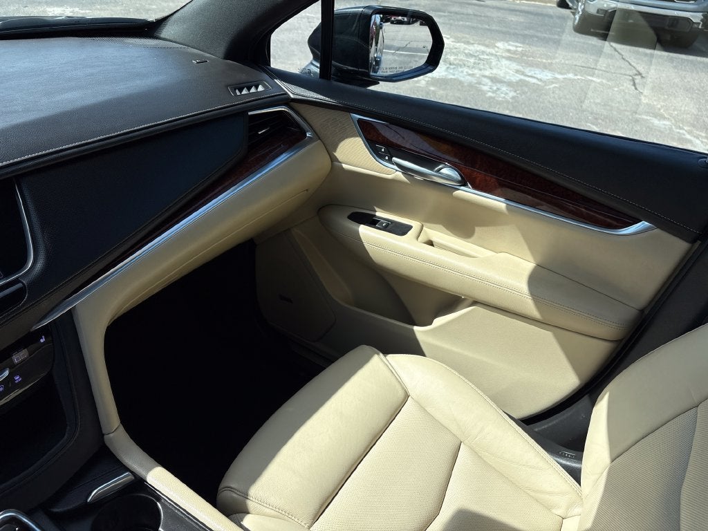 2017 Cadillac XT5 Base