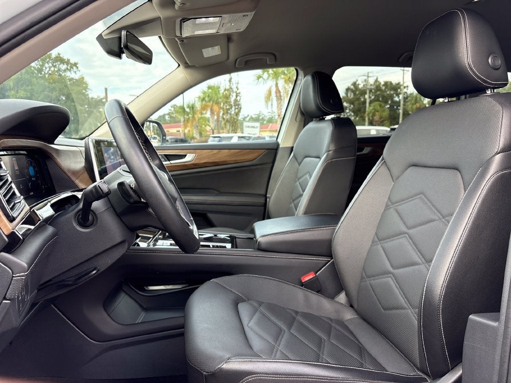 2025 Volkswagen Atlas Base