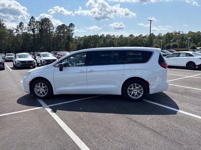 2024 Chrysler Pacifica Base