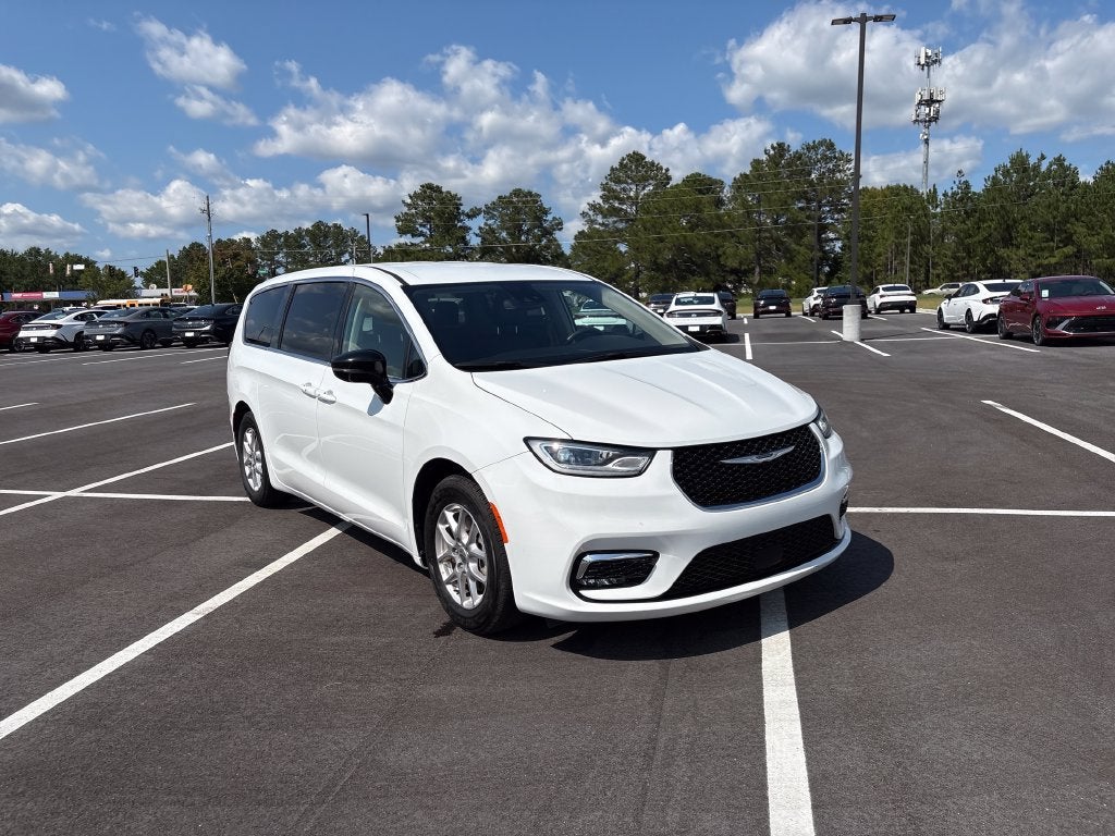2024 Chrysler Pacifica Base