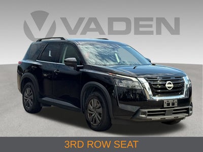 2024 Nissan Pathfinder Base