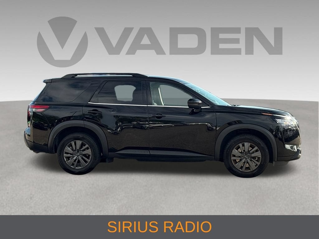 2024 Nissan Pathfinder Base