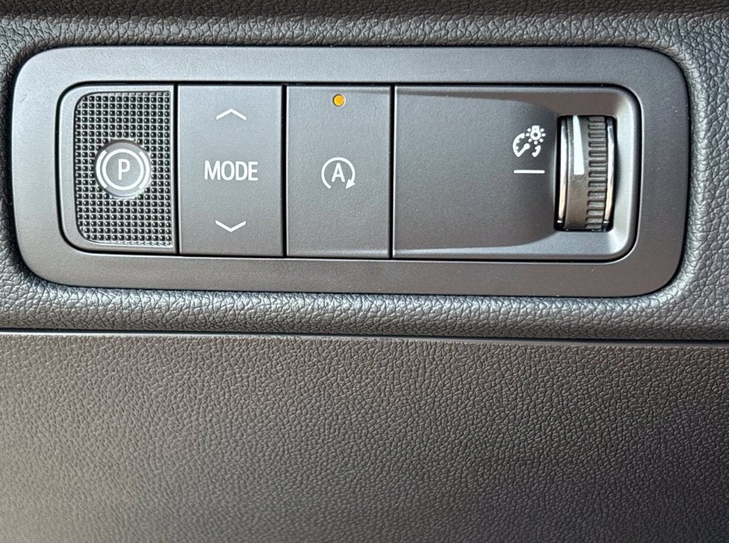 2027 Chevrolet Traverse Base