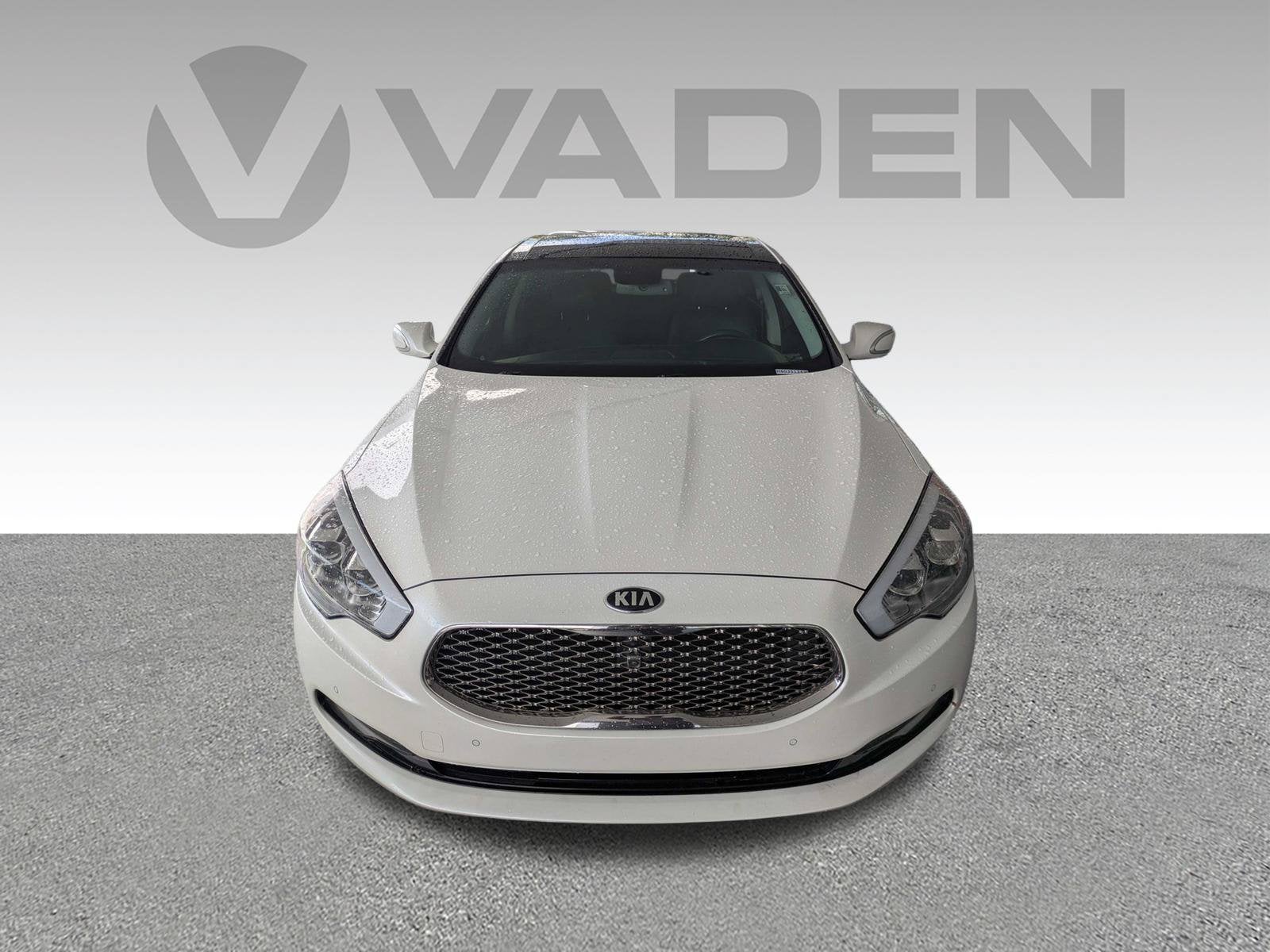 2017 Kia K900 Premium 3.8L