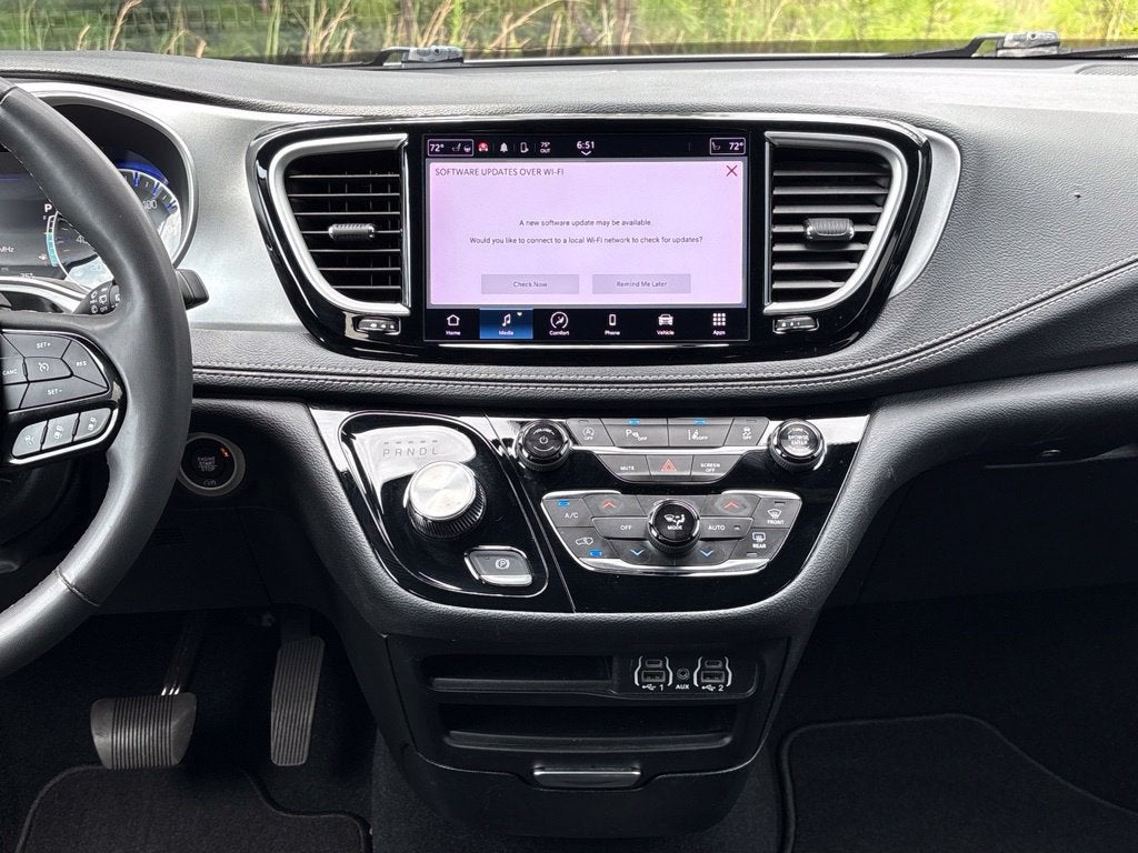 2024 Chrysler Pacifica Touring