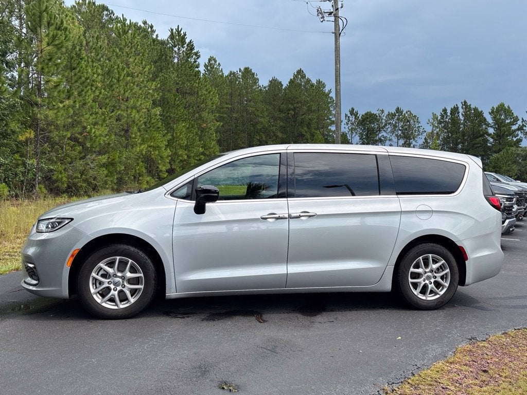 2024 Chrysler Pacifica Touring